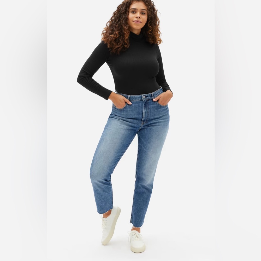 Everlane Curvy Cheeky Straight Jean 26 Blue Raw Hem